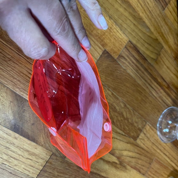 Toiletries Bag/Tanning Lotion Bag/Makeup Bag - Picture 8 of 10